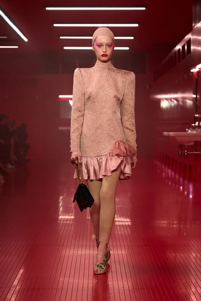 Look 17